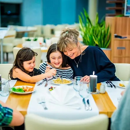 Hotel Aquapalace Prague 4*