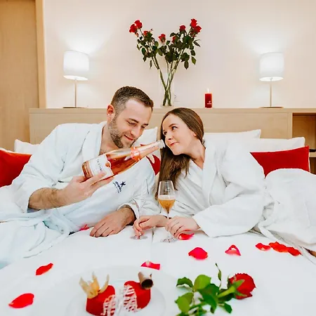 Aquapalace Prague Otel