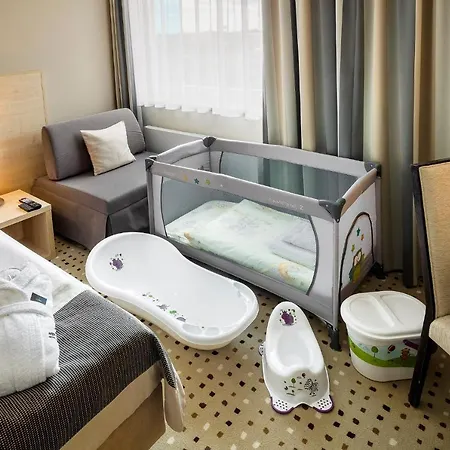 Hotel Aquapalace Prague 4*