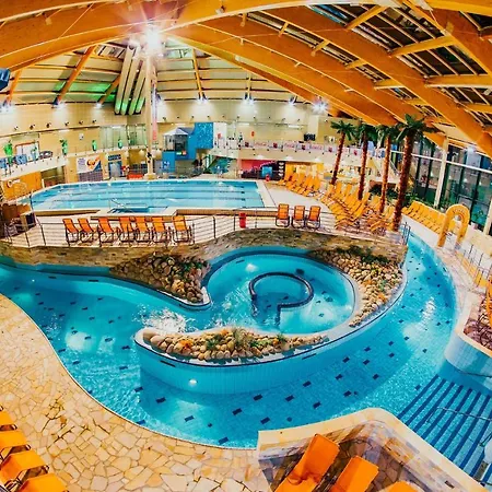 Otel Aquapalace Prague 4*