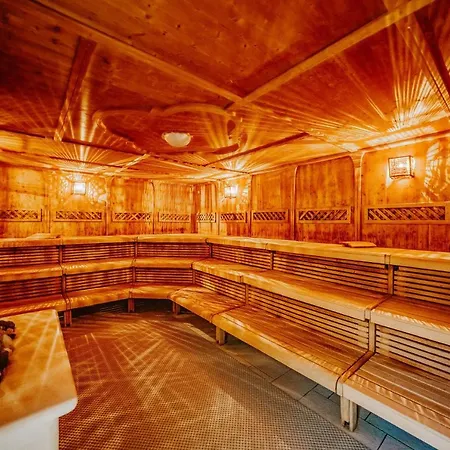 Hotel Aquapalace Prague 4*