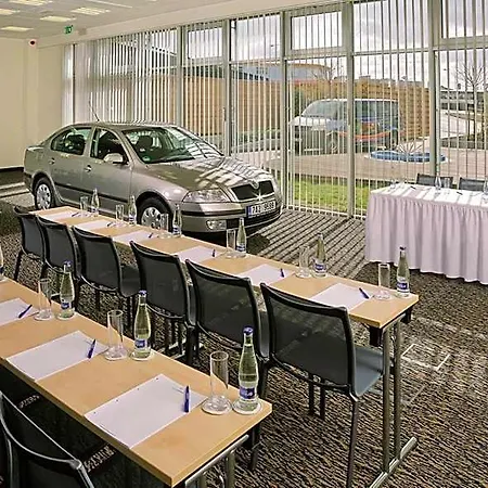 Aquapalace Prague Otel 4*