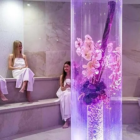 Aquapalace Prague 4*
