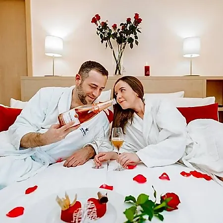 Otel Aquapalace Prague 4*
