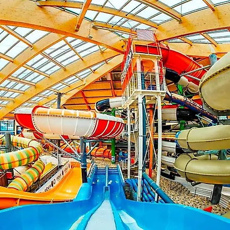 Otel Aquapalace Prague 4*