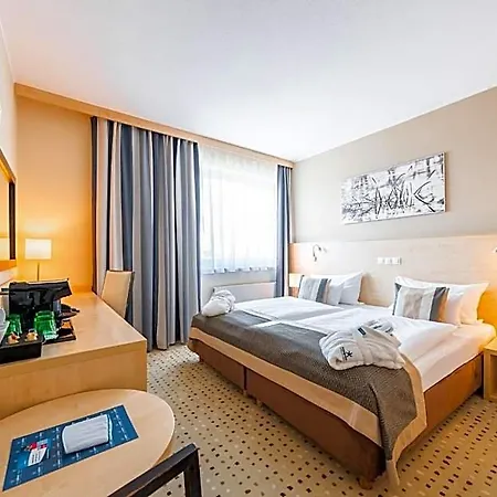Hotel Aquapalace Prague 4*